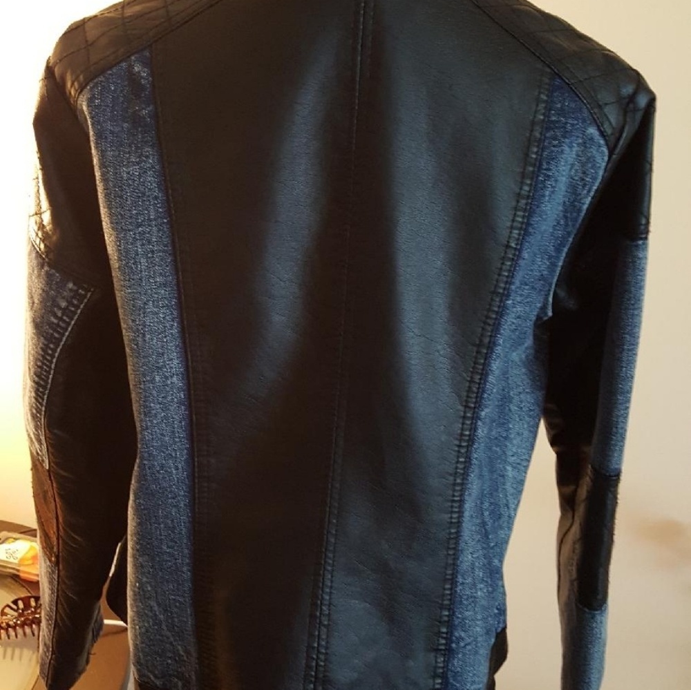 Jacket - Picture 3 of 4